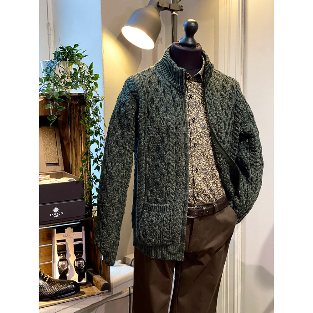 Grüne Merinowolle Strickjacke ⎪ Reißverschluss ⎪ Aran Crafts