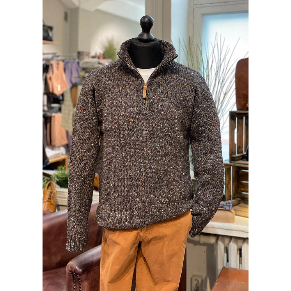 Ruskea neulepaita vetoketjulla ⎪ Graphite ⎪ Aran Crafts