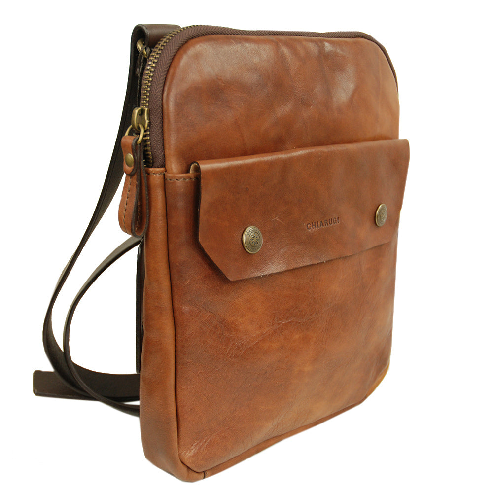 Pieni ruskea messenger laukku taskulla ⎪ Old Tuscany ⎪ Chiarugi
