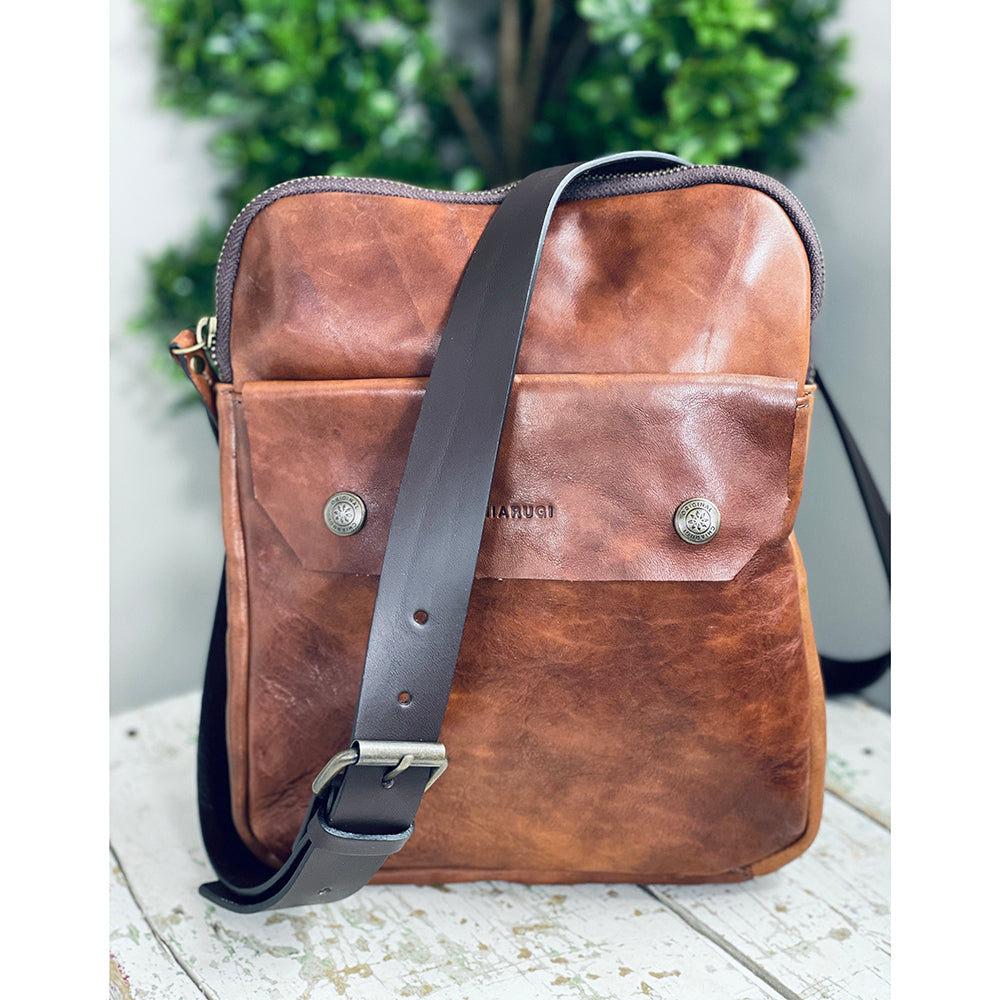 Kleine braune Messenger-Tasche mit Tasche ⎪ Old Tuscany ⎪ Chiarugi