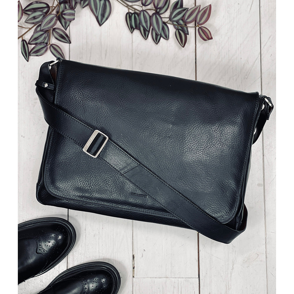 Iso musta messenger laukku⎪ Chiarugi