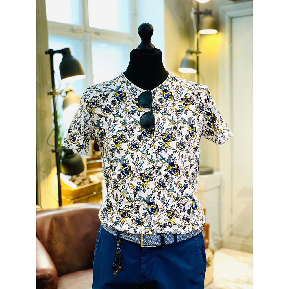 Weißes T-Shirt mit buntem Muster ⎪ Lanciano ⎪ Circus Red