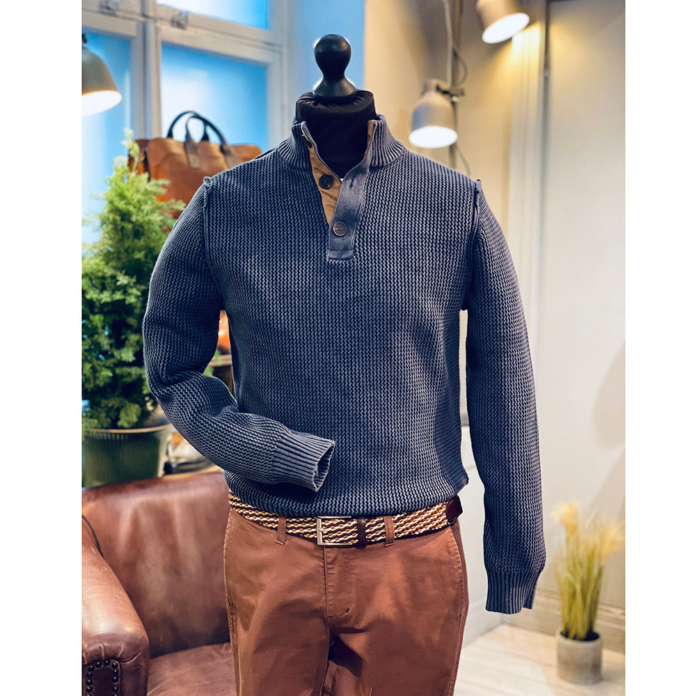 Siniharmaa neulepaita napeilla⎪ Capua ⎪ Circus Red