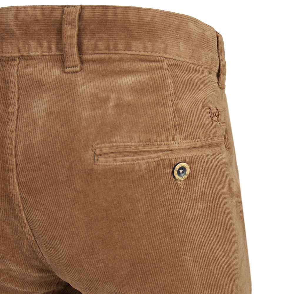 Kastanienbraune Samthosen⎪C. Mikelo