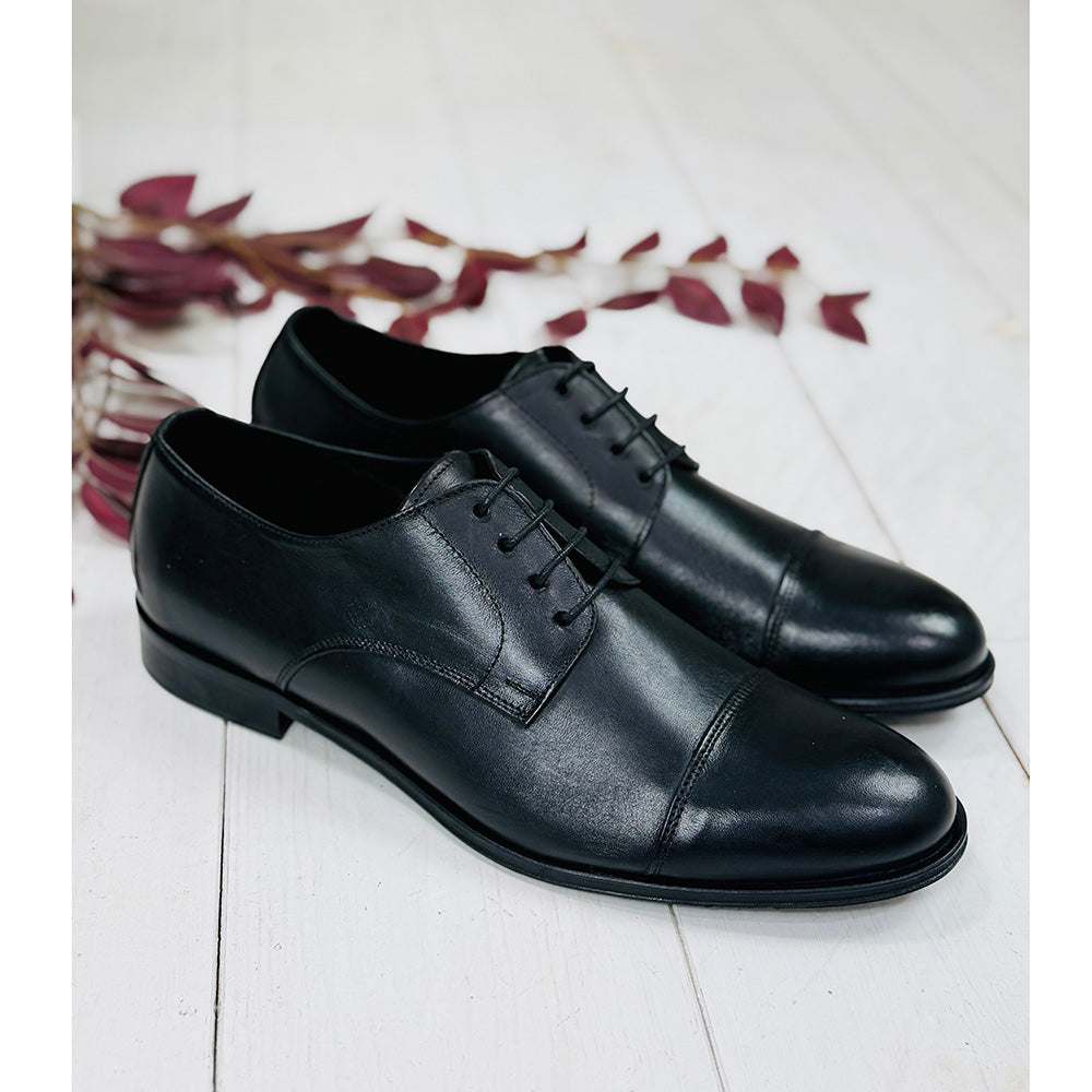 Musta nahkakenkä⎪ Cap Toe Derby ⎪ Rennella