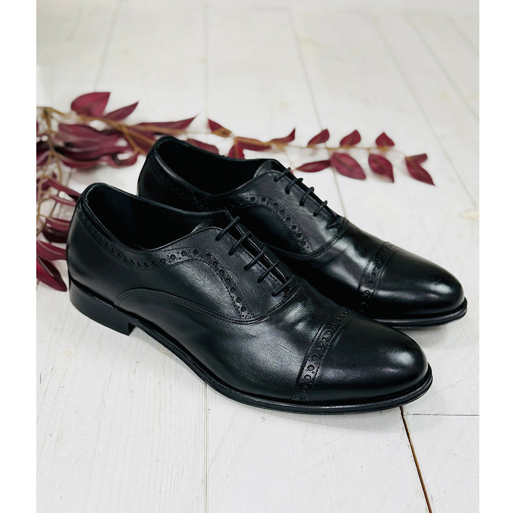 Musta nahkakenkä⎪ Cap Toe Brogue Oxford ⎪ Rennella