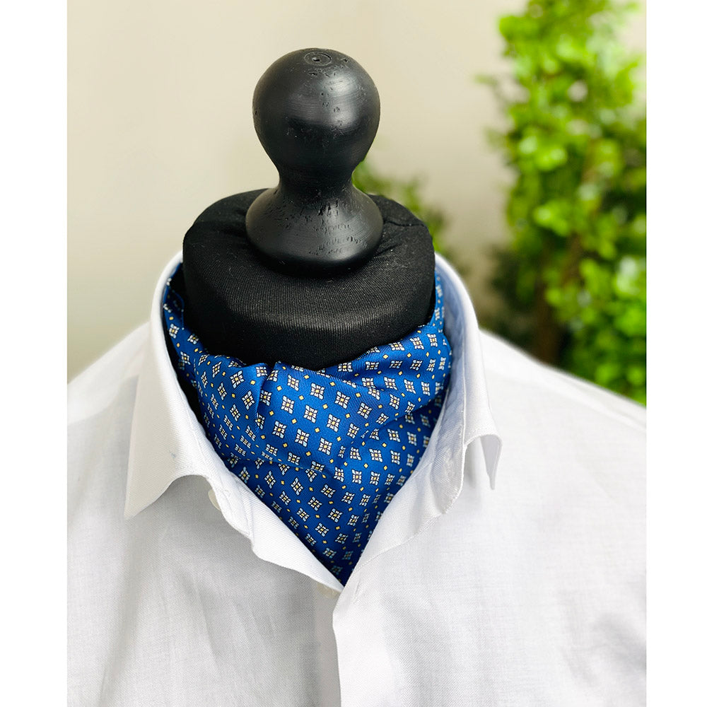 Blauer Ascot-Schal ⎪Giorgio Redaelli