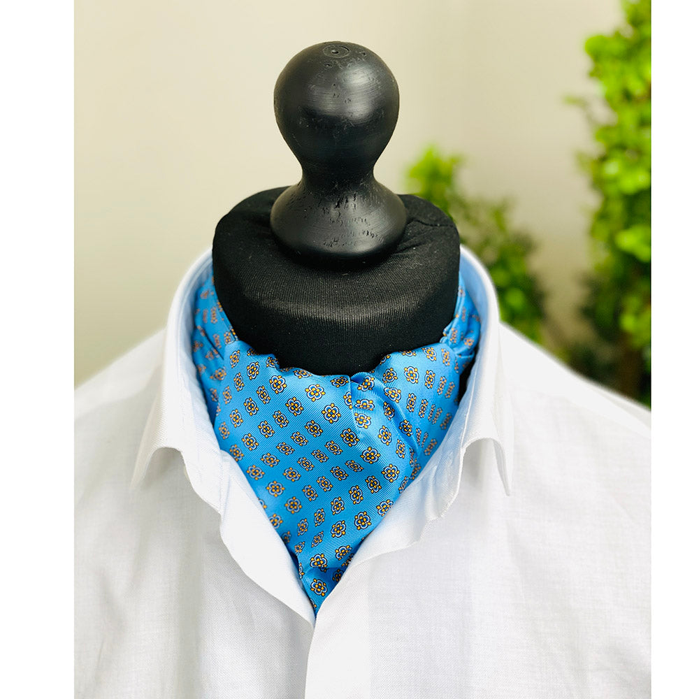 Hellblaues Ascot-Tuch ⎪ Giorgio Redaelli