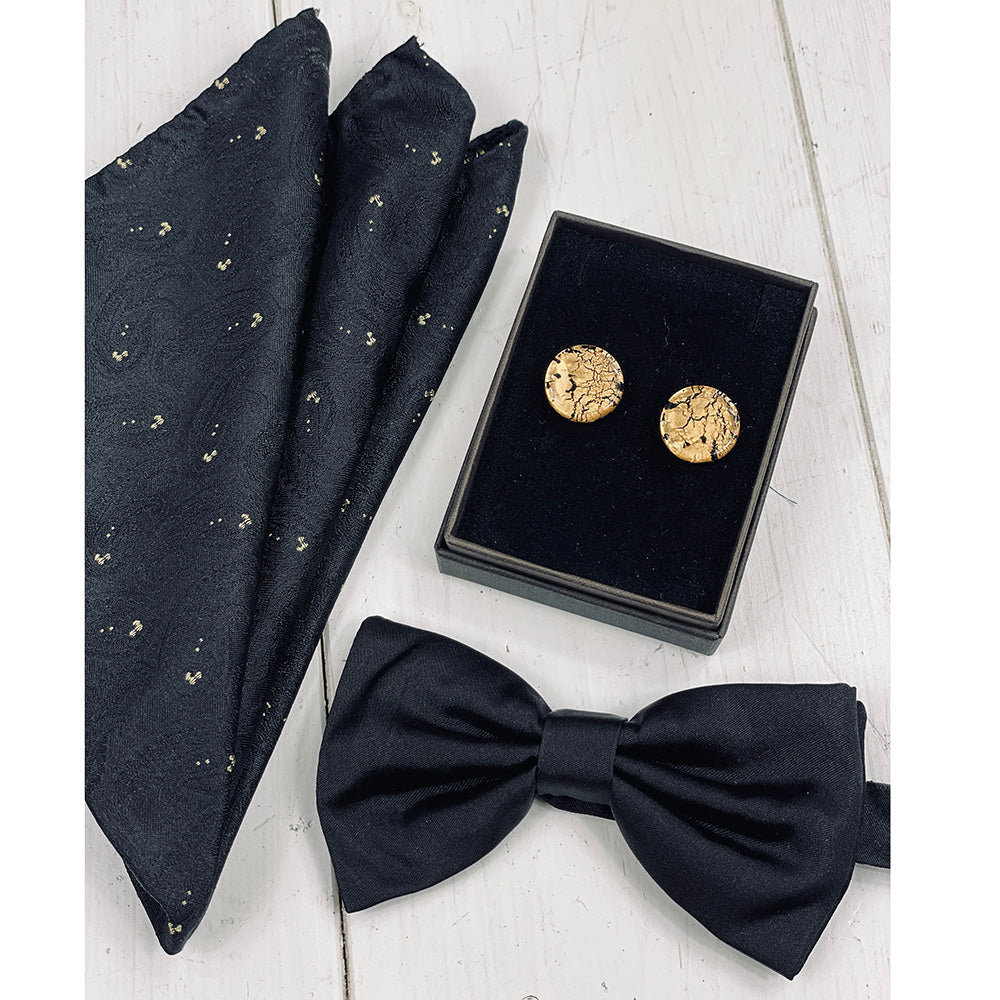 Black pocket square with a golden pattern⎪ Giorgio Redaelli