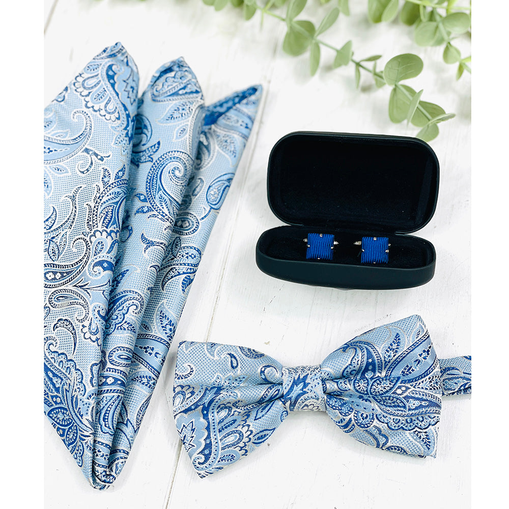 Light blue bow with dark blue paisley pattern ⎪ Giorgio Redaelli