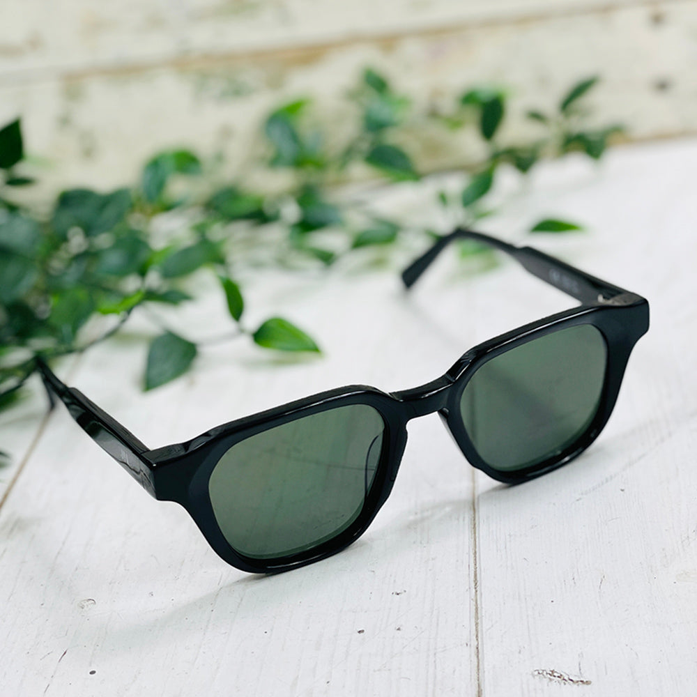 Black sunglasses ⎪ Crucial Dark Green ⎪ JohNocera