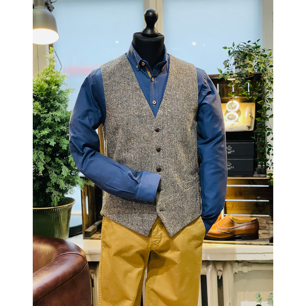 Vaaleanharmaa tweed- liivi ⎪ Mucros Weavers