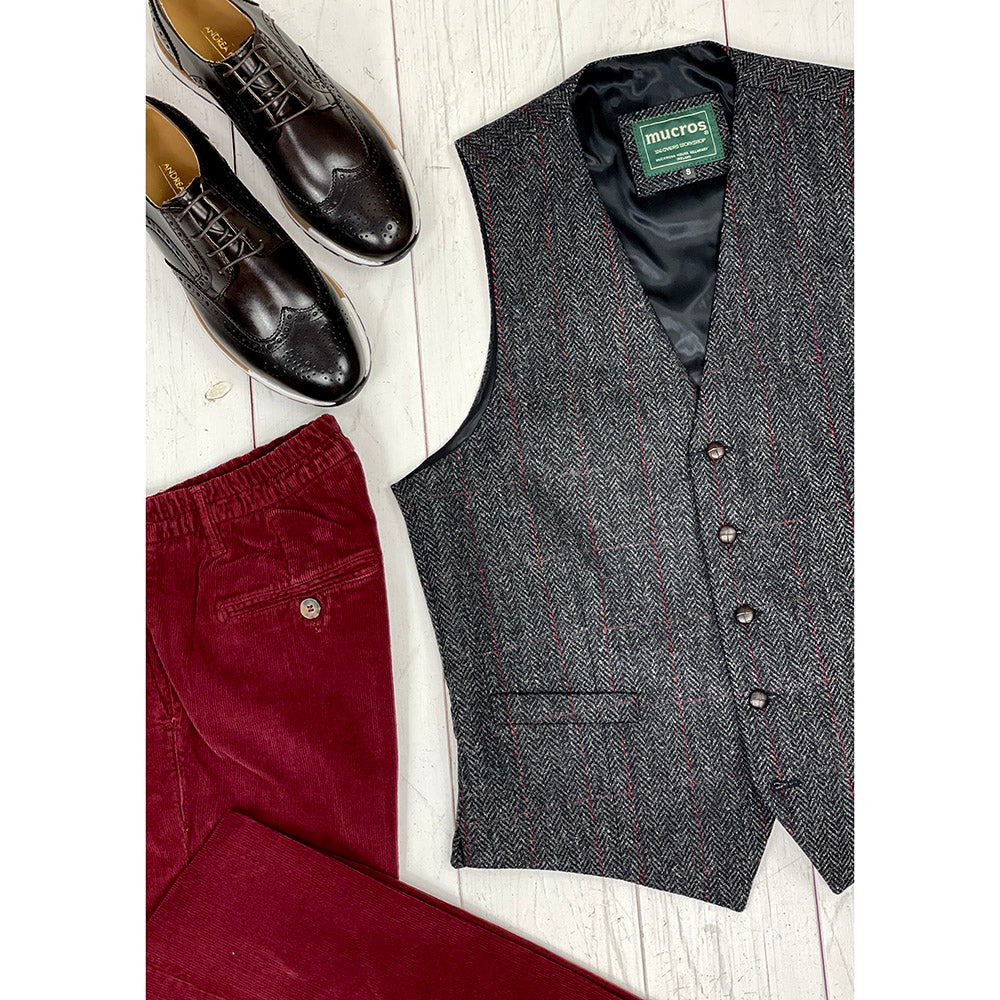 Graue karierte Tweed-Weste ⎪ Mucros Weavers