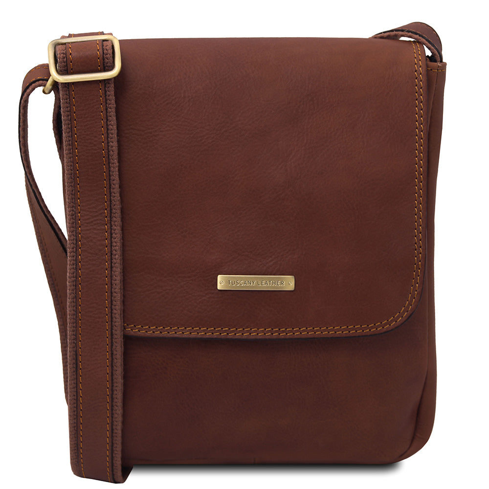 Small honey-colored messenger bag ⎪John ⎪TL