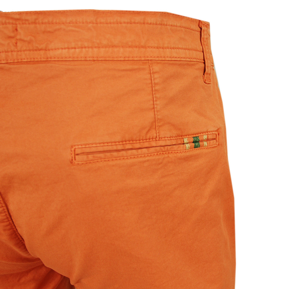 Oranssit shortsit ⎪ Xagon Man