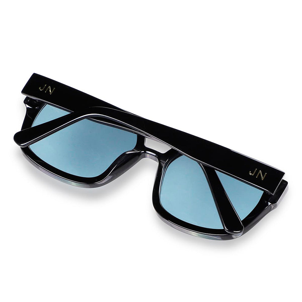 Schwarze Sonnenbrille mit bläulichen Gläsern⎪ Phil ⎪ JohNocera
