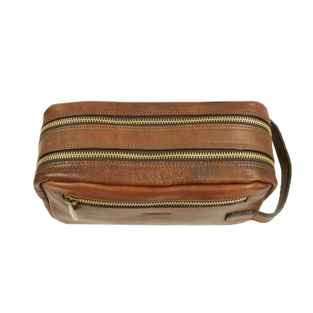 Brown leather toiletry bag ⎪ Old Tuscany ⎪ Chiarugi