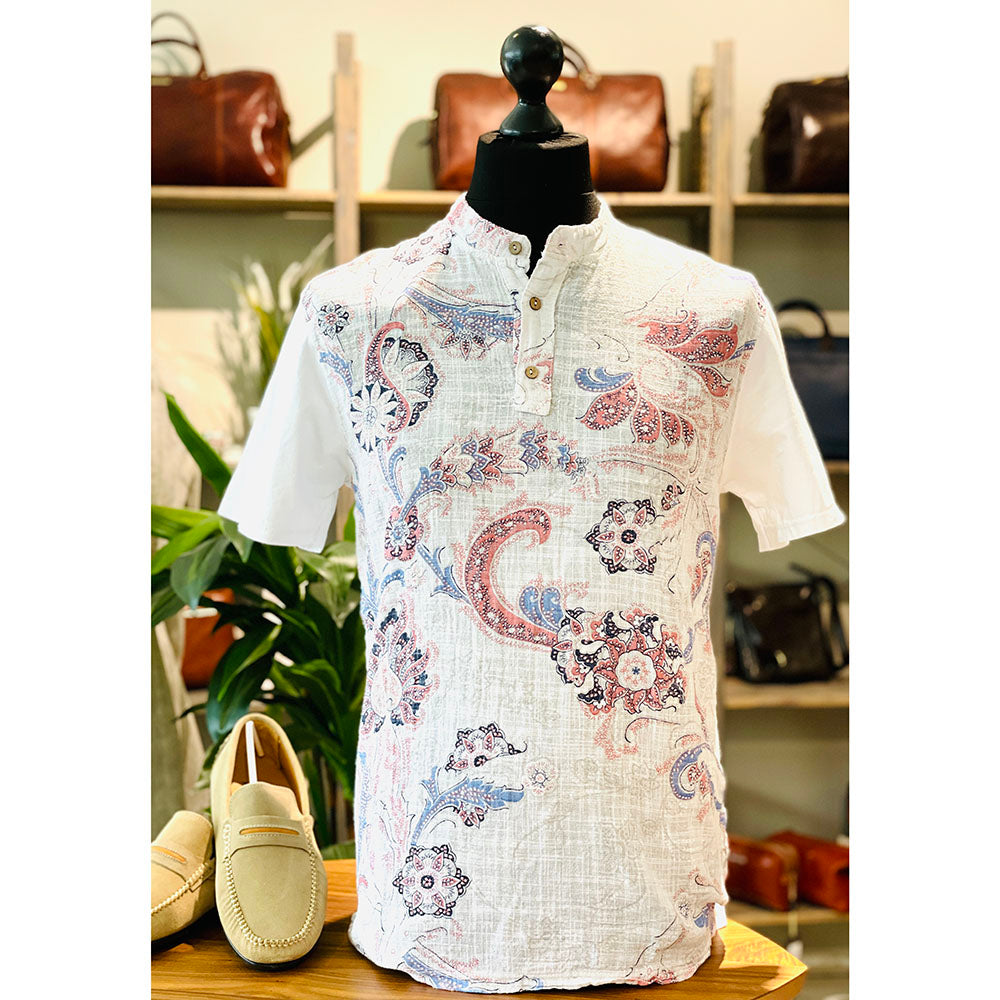Weißes T-Shirt mit rotem Muster⎪ Circus Red