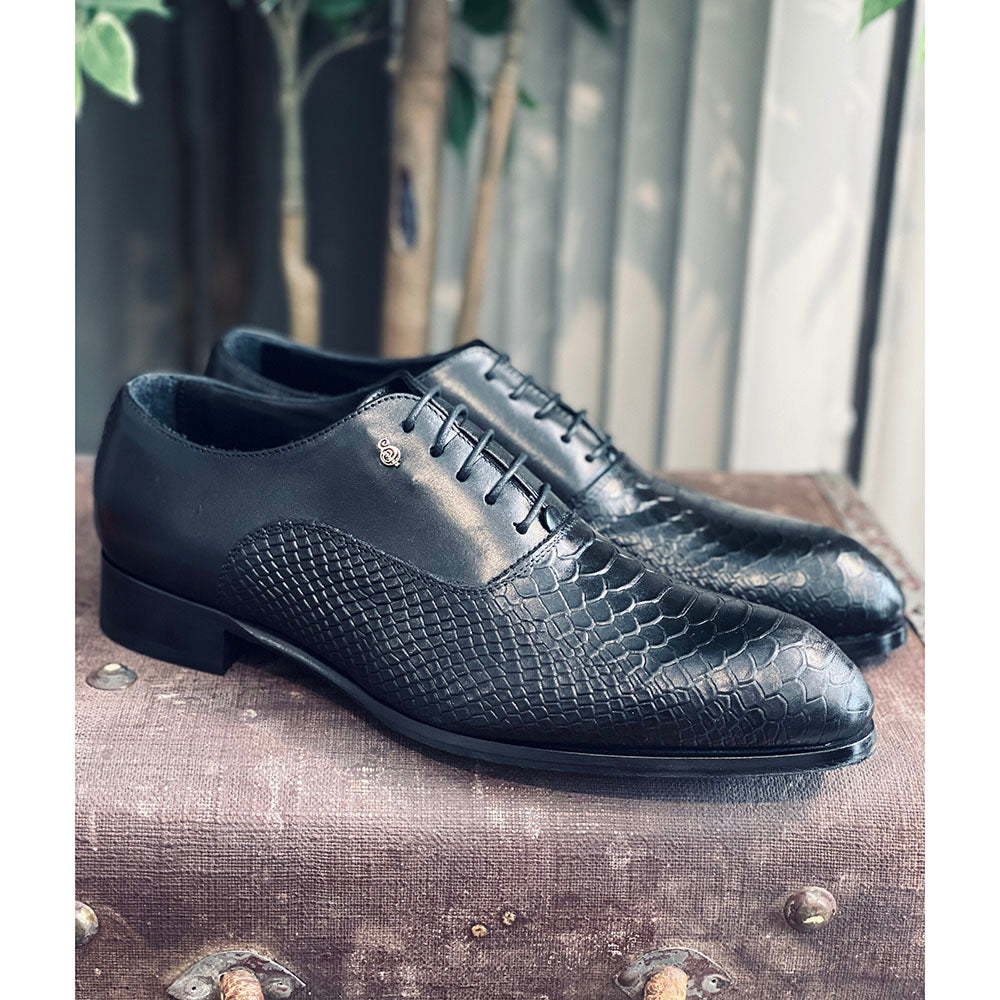 Black leather shoe ⎪ Patterned Oxford ⎪ Cerruti Sergio