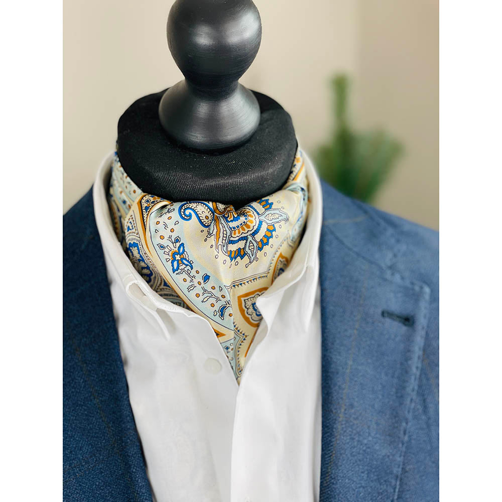Champagne-colored paisley pattern ascot scarf ⎪Giorgio Redaelli