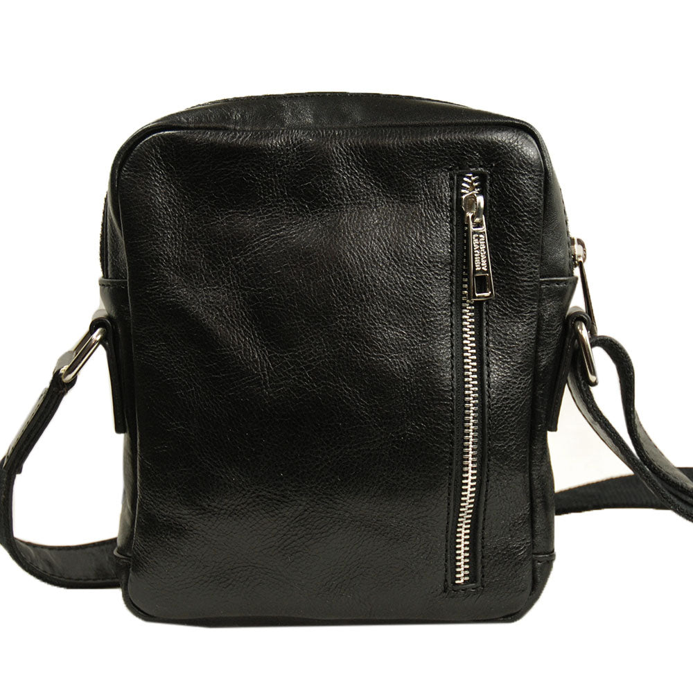 Pieni musta messenger nahkalaukku ⎪ Larry ⎪ Tuscany Leather