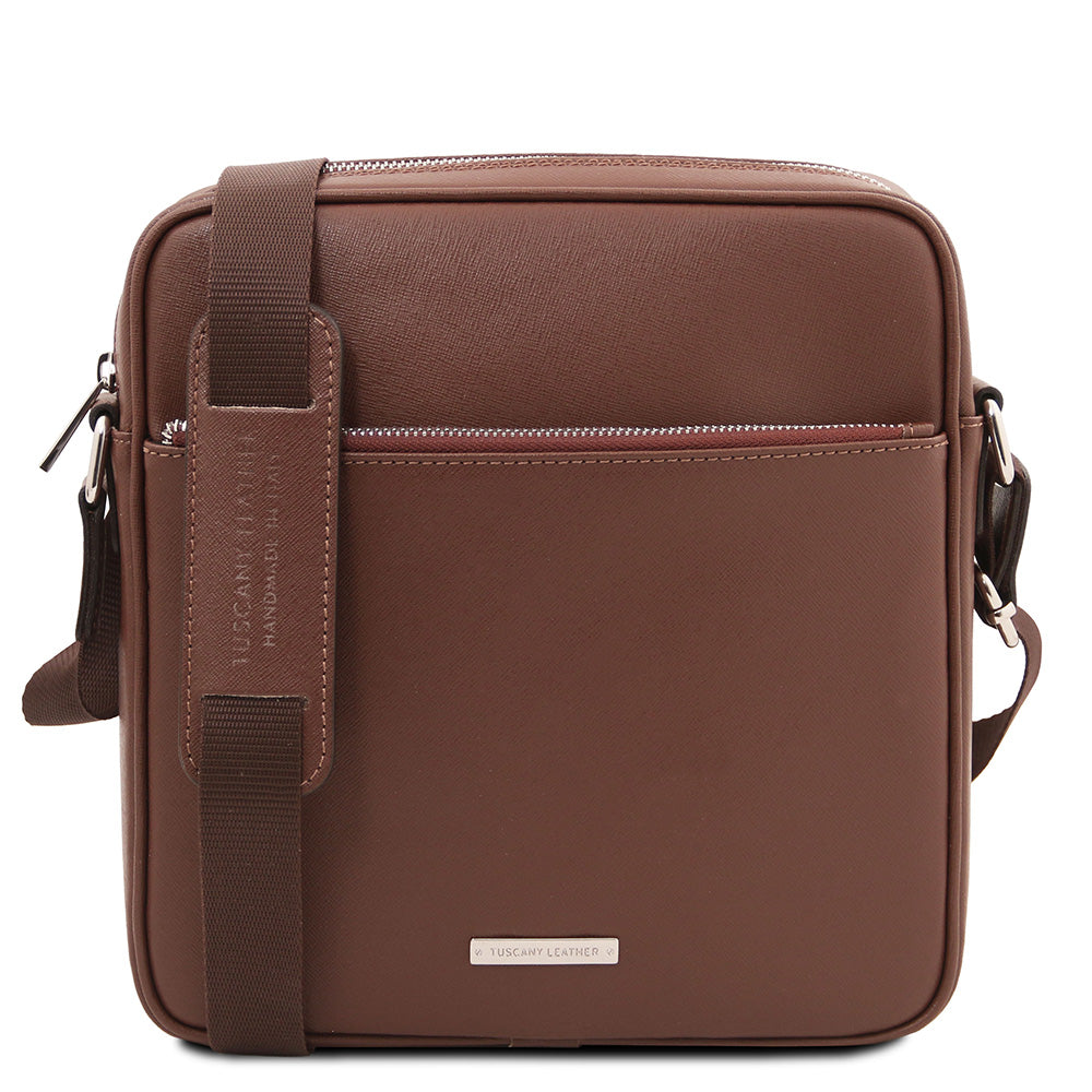 Ruskea pieni messenger laukku⎪ Luke Saffiano ⎪ Tuscany Leather