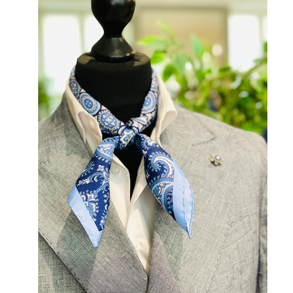 Dark navy / Light blue silk pocket square ⎪ 57 x 57 ⎪ Antartide