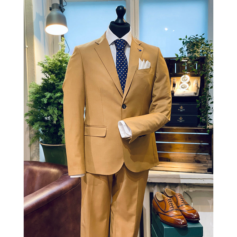 Okran värinen puku ⎪ Adri⎪ Adriano Langella