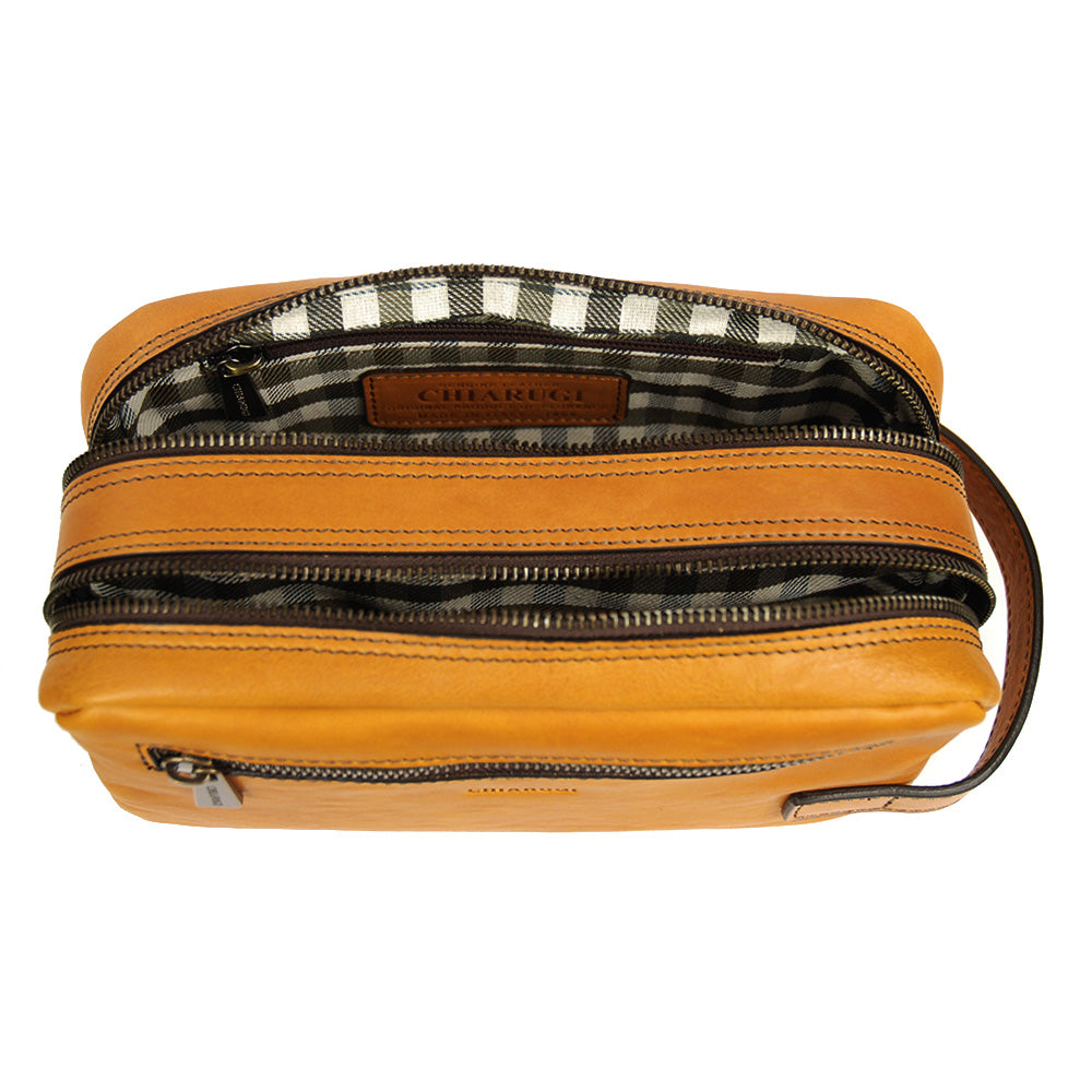 Okrankeltainen nahkainen toilettilaukku ⎪ Old Tuscany ⎪ Chiarugi