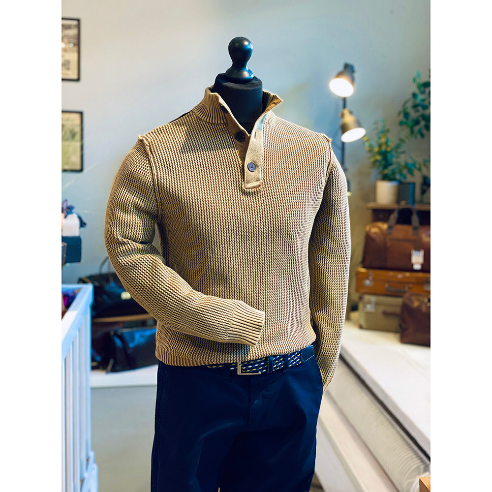 Keltaruskea neulepaita napeilla⎪ Capua ⎪ Circus Red