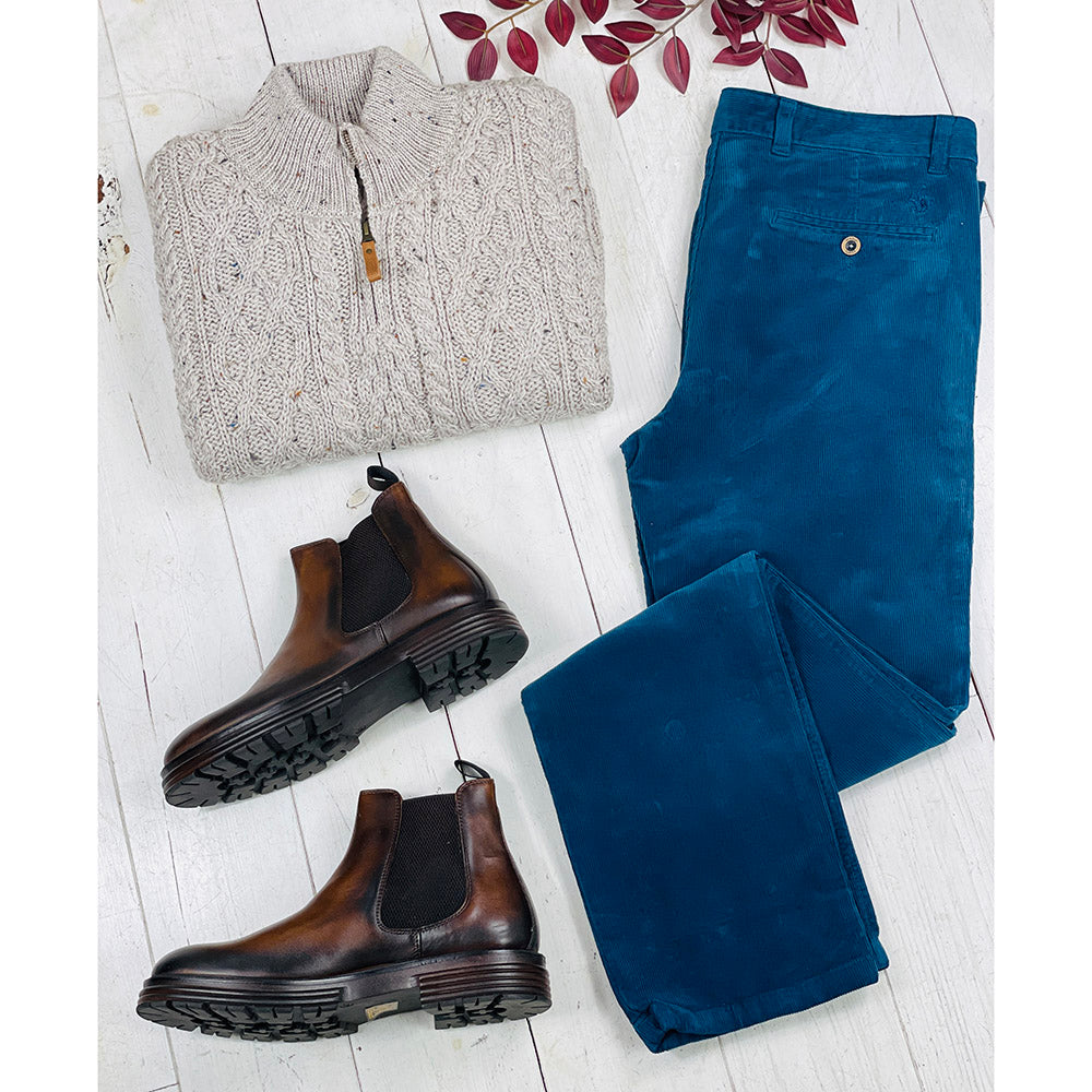 Kastanienbraune Samthosen⎪C. Mikelo