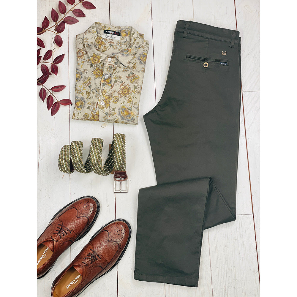 Tummat oliivinvihreät housut ⎪ Andres Chinos ⎪C. Mikelo