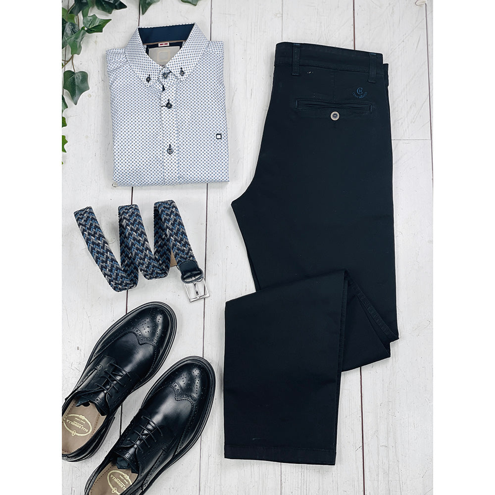 Mustat housut ⎪ Andres Chinos ⎪C. Mikelo