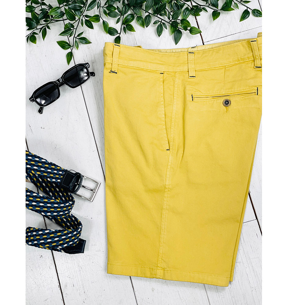 Keltaiset shortsit ⎪ Sevilla Bermuda ⎪ C. Mikelo