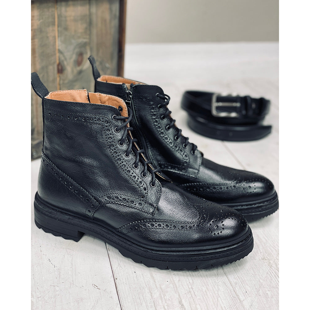 Musta nauhallinen varsikenkä ⎪ Brogue⎪ Rennella