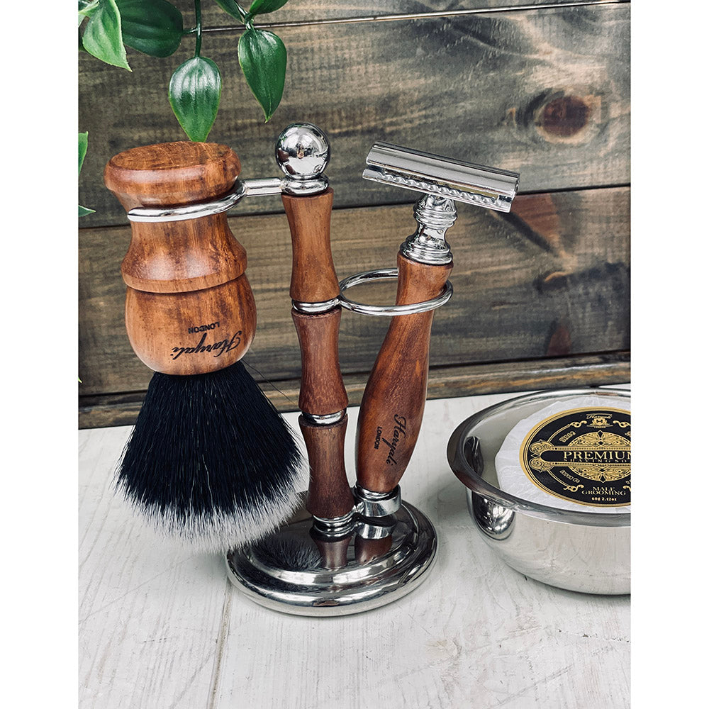 Puinen Parranajosetti ⎪  Safety Razor  -  Synteettinen White Tip Suti⎪  Haryali London