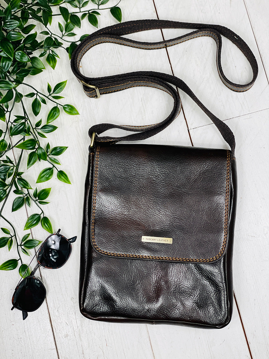 Small dark brown messenger bag ⎪John ⎪TL