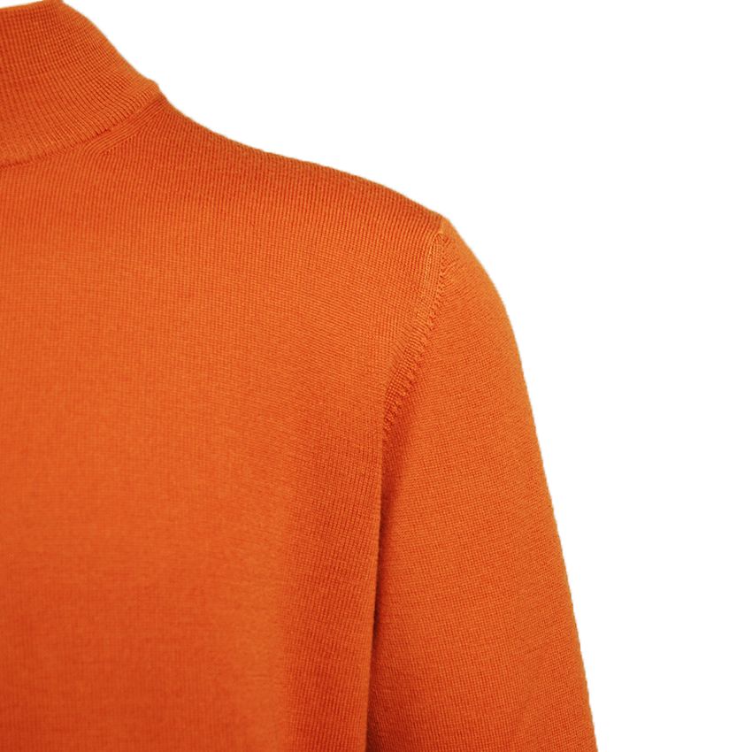 Orange turtleneck-tröja ⎪ Malagrida