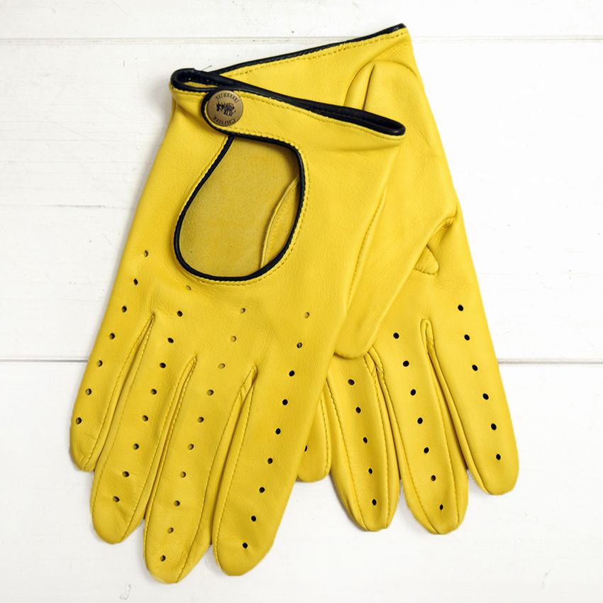 Yellow driving gloves⎪Chester Jefferies